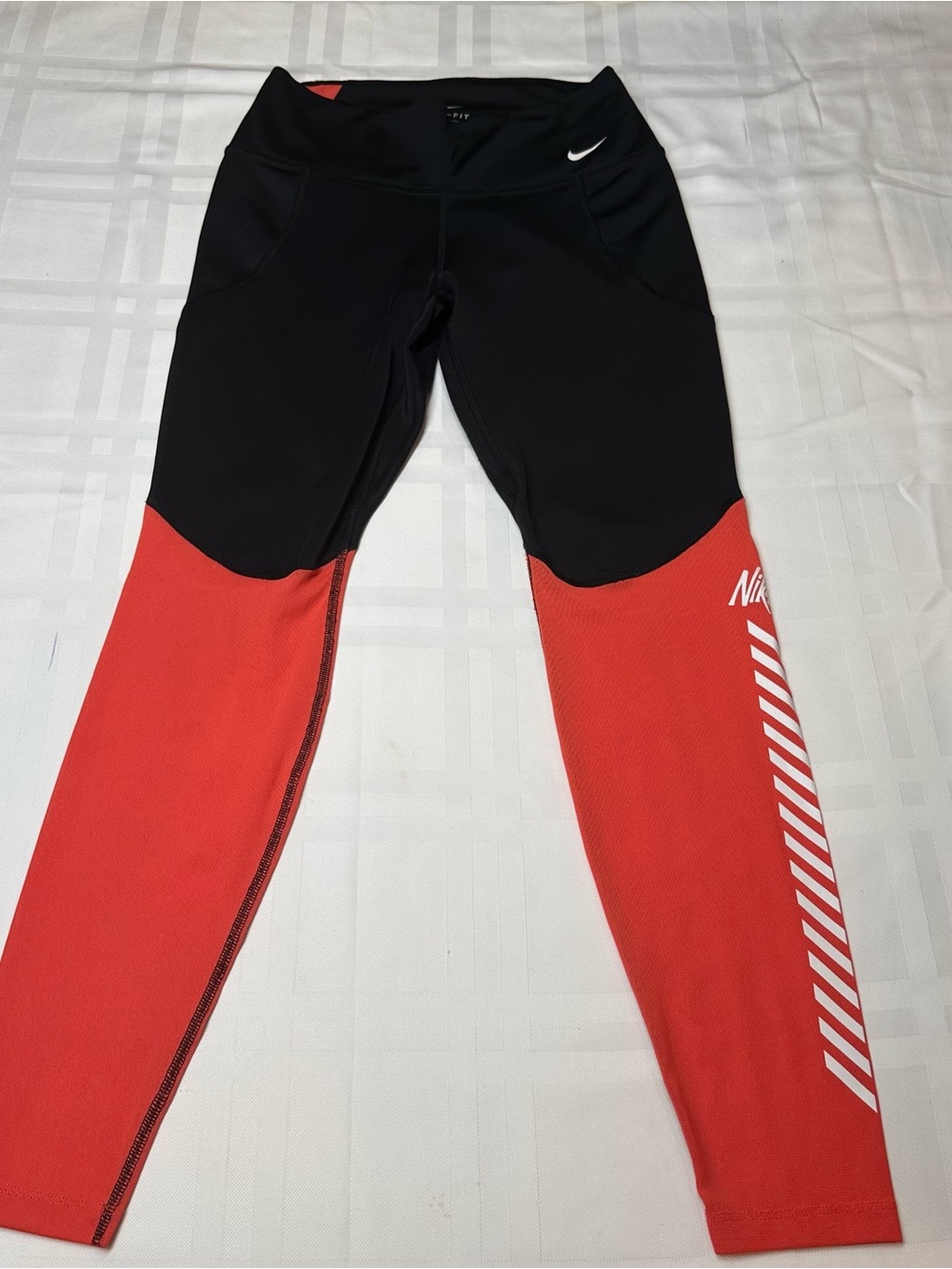 Nike One Women's 7/8 Colorblock Training Tights Black Infrared Size M CN9882-011